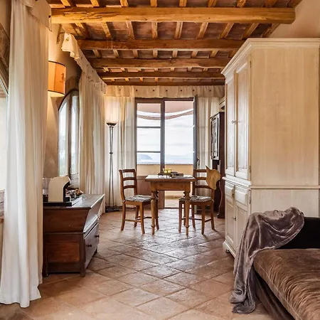 Boutique Poggio Ai Santi - Adults Only ファームステイ